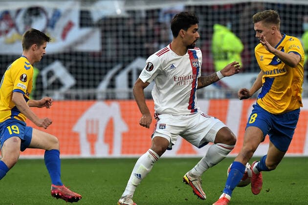 Lukas Paqueta (lyon) vs Mathias Greve (brondby) FOOTBALL : Olympique Lyonnais vs Brondby IF - Ligue Europa - 30 09 2021 FredericChambert Panoramic 