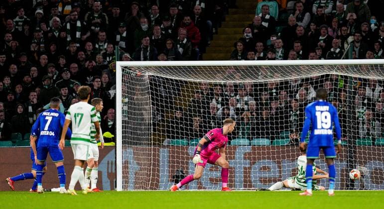 Mandatory Credit: Photo by Stuart Wallace Shutterstock (12516265bc) Bayer Leverkusen score to take a 0-1 lead after the ball appeared to hit off Adam Montgomery of Celtic as he tried to stop it crossing the goal line. Celtic v Bayer Leverkusen, UEFA Europa League, Group G, Football, Celtic Park, Glasgow, UK - 30 Sep 2021 EDITORIAL USE ONLY No use with unauthorised audio, video, data, fixture lists, club league logos or live services. Online in-match use limited to 120 images, no video emulation. No use in betting, games or single club league player publications. Celtic v Bayer Leverkusen, UEFA Europa League, Group G, Football, Celtic Park, Glasgow, UK - 30 Sep 2021 EDITORIAL USE ONLY No use with unauthorised audio, video, data, fixture lists, club league logos or live services. Online in-match use limited to 120 images, no video emulation. No use in betting, games or single club league player publications. Copyright: xStuartxWallace Shutterstockx 12516265bc