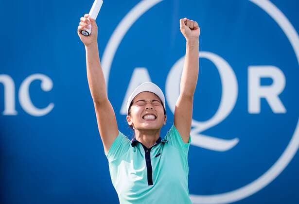Mandatory Credit: Photo by Rob Prange Shutterstock (12471256cw) Mai Hontama of Japan in action during the third round of the 2021 Chicago Fall Tennis Classic WTA, Tennis Damen 500 tennis tournament Chicago Fall Tennis Classic 2021, Tennis, Chicago, USA - 30 Sep 2021 Chicago Fall Tennis Classic 2021, Tennis, Chicago, USA - 30 Sep 2021  Copyright: xRobxPrange Shutterstockx 12471256cw