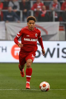 30.09.2021, Fussball, Europa League, 2021 - 2022, Royal Antwerpen - Eintracht Frankfurt, BEL, Antwerpen, Bosuilstadion Bild: v. li. Benson (Royal Antwerpen FC) Copyright: HMBxMedia xHeikoxBecker
