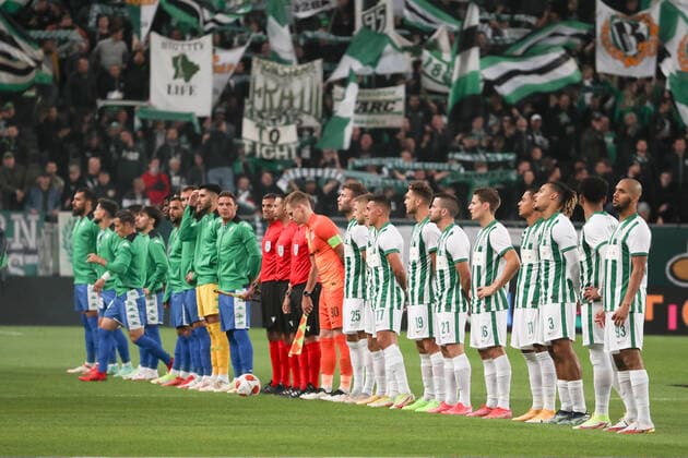 Fussball, Herren, Saison 2021 2022, UEFA Europa League (Gruppe G, 2. Spieltag), Ferencvaros Budapest - Real Betis Sevilla, beide Mannschaften vor dem Spiel, rechts Budapest, 30.09. 2021, Copyright: xSzilviaxMichellerx xMatthiasxKocx