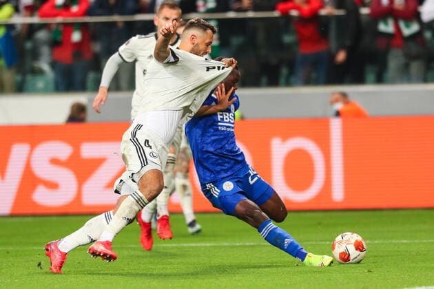 (211001) -- WARSAW, Oct. 1, 2021 -- Mateusz Wieteska (L, front) of Legia tackles Patson Daka of Leicester during the Europa League Group C football match between Legia Warsaw and Leicester City in Warsaw, Poland, Sept. 30, 2021. ) (SP)POLAND-WARSAW-FOOTBALL-EUROPA LEAGUE-LEGIA WARSAW-LEICESTER CITY AdamxStarszynski 