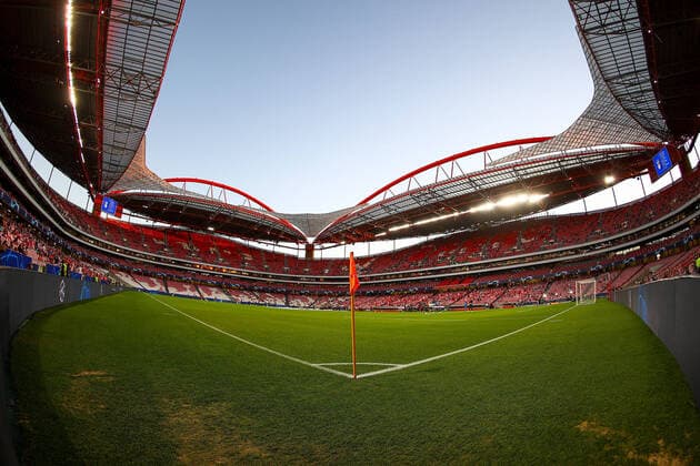 Lisboa, Estadio da Luz 29.09.2021 UEFA Championsleague Gruppenphase - Gruppe E S.L.Benfica - FC Barcelona, Barca v.l., Innenansicht Stadio da Luz Copyright: JoaquimxFerreira
