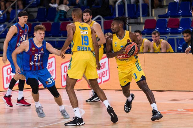 October 1, 2021, Barcelona, Barcelona, Spain: Jaleen Smith of Alba Berlin in action during the Turkish Airlines EuroLeague match between FC Barcelona, Barca and Alba Berlin at Palau Blaugrana on October 01, 2021 in Barcelona, Spain. Barcelona Spain - ZUMAa181 20211001_zaa_a181_114 Copyright: xJavierxBorregox