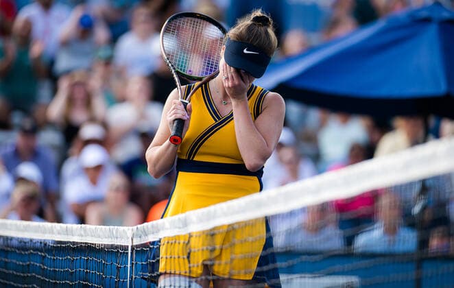 October 1, 2021, CHICAGO, UNITED STATES: Elina Svitolina of the Ukraine in action during the quarter-final of the 2021 Chicago Fall Tennis Classic WTA, Tennis Damen 500 tennis tournament against Ons Jabeur of Tunisia CHICAGO UNITED STATES - ZUMAa181 20211001_zaa_a181_135 Copyright: xRobxPrangex