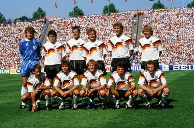 14.06.88 Deutschland - Dänemark Deutschland, Gelsenkirchen, 14.06.1988, Fussball, UEFA EM Europameisterschaft 1988 in Deutschland, Deutschland - Dänemark (2:0): Team Deutschland Obere Reihe v.l. Eike Immel, Matthias Herget, Jürgen Kohler, Rudi Völler, Guido Buchwald, Jürgen Klinsmann Untere Reihe v.l. Pierre Littbarski, Olaf Thon, Andreas Brehme, Lothar Matthäus, Wolfgang Rolff.