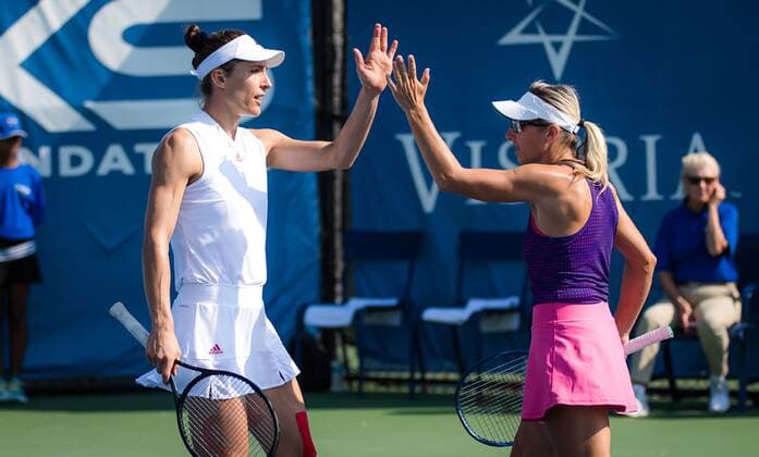 Mandatory Credit: Photo by Rob Prange Shutterstock (12471259di) Andrea Petkovic of Germany playing doubles with partner Kveta Peschke at the 2021 Chicago Fall Tennis Classic WTA, Tennis Damen 500 tennis tournament Chicago Fall Tennis Classic 2021, Tennis, Chicago, USA - 01 Oct 2021 Chicago Fall Tennis Classic 2021, Tennis, Chicago, USA - 01 Oct 2021  Copyright: xRobxPrange Shutterstockx 12471259di