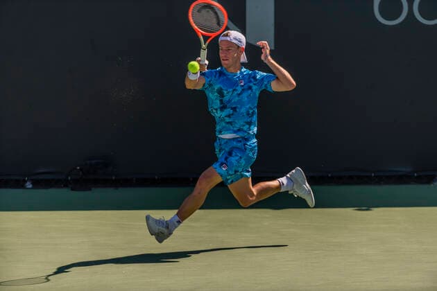 October 1, 2021, San Diego, California, USA: DIEGO SCHWARTZMAN of Argentina sends the ball back to opponent Andrey Rublev of Russia at the San Diego Open tennis tournament. San Diego USA - ZUMAb202 20211001_znp_b202_009 Copyright: xDavidxBarakx