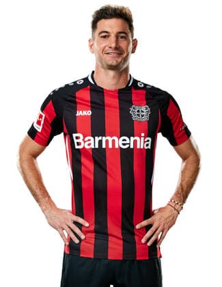 Lucas Alario; Bayer 04 Leverkusen; 1.BL, Porträttermin 2021 2022
