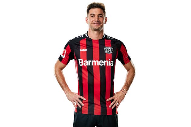 Lucas Alario; Bayer 04 Leverkusen; 1.BL, Porträttermin 2021 2022