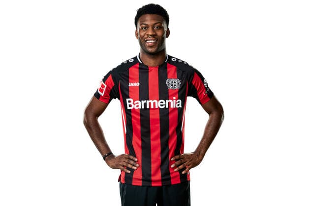Timothy Fosu-Mensah; Bayer 04 Leverkusen; 1.BL, Porträttermin 2021 2022