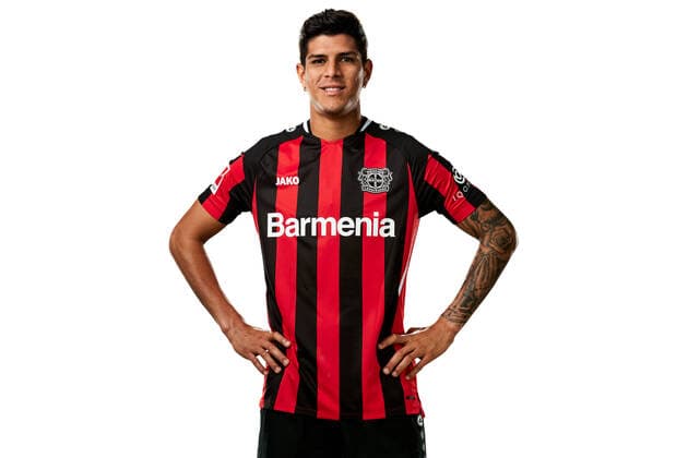 Piero Hincapie; Bayer 04 Leverkusen; 1.BL, Porträttermin 2021 2022