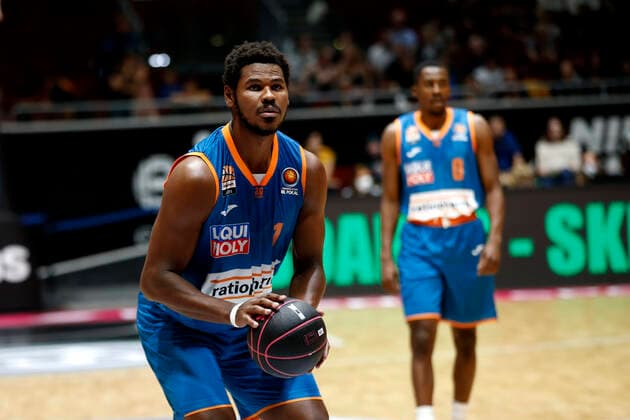02.10.2021, easyCredit Basketball Bundesliga, Magentasport BBL Pokal, Saison 2020 2021, Herren, Chemnitz Niners - Ratiopharm Ulm Cristiano Felicio, Ratiopharm Ulm Chemnitz Messe Chemnitz Sachsen Germany