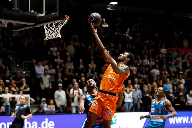 02.10.2021, easyCredit Basketball Bundesliga, Magentasport BBL Pokal, Saison 2020 2021, Herren, Chemnitz Niners - Ratiopharm Ulm Isiaha Mike, Niners Chemnitz Chemnitz Messe Chemnitz Sachsen Germany