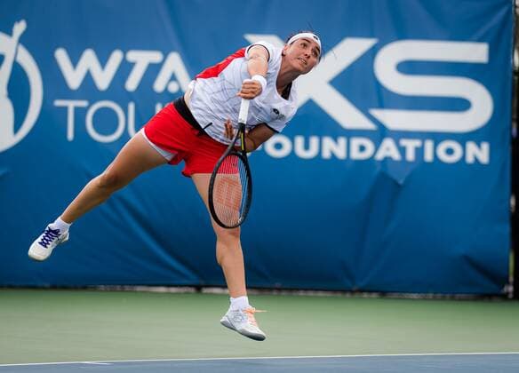 Mandatory Credit: Photo by Rob Prange Shutterstock (12471261ac) Ons Jabeur of Tunisia during her semi-final at the 2021 Chicago Fall Tennis Classic WTA, Tennis Damen 500 tennis tournament Chicago Fall Tennis Classic 2021, Tennis, Chicago, USA - 02 Oct 2021 Chicago Fall Tennis Classic 2021, Tennis, Chicago, USA - 02 Oct 2021  Copyright: xRobxPrange Shutterstockx 12471261ac