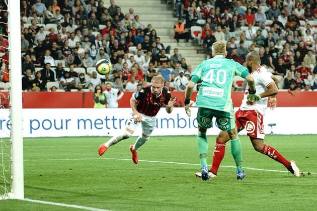 But - Melvin Bard (OGC Nice) - Marco Bizot (Brets) FOOTBALL : OGC Nice vs Brest - Ligue 1 Uber Eats - Nice - 02 10 2021 NorbertScanella Panoramic 