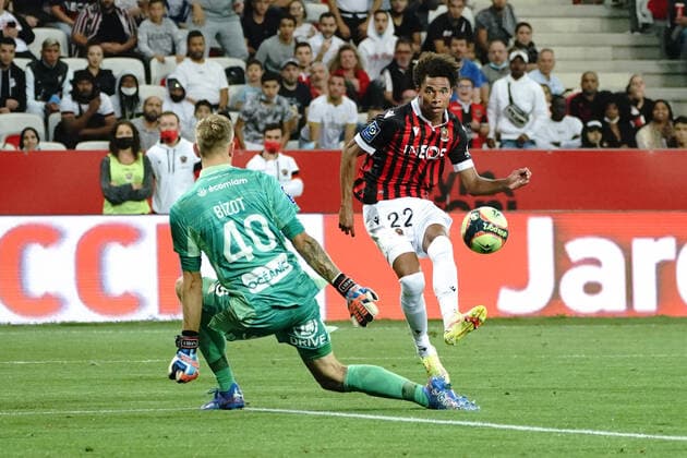Jordan Lotomba (OGC Nice) - Marco Bizot (Brets) FOOTBALL : OGC Nice vs Brest - Ligue 1 Uber Eats - Nice - 02 10 2021 NorbertScanella Panoramic 