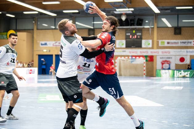2. Handball Bundesliga; TV Huettenberg - HC Elbflorenz 02.10.21 Hendrik Schreiber ( 51 TV Huettenberg), Lukas Wucherpfenning ( 5 HC Elbflorenz), Philip Jungemann ( 21 HC Elbflorenz) Sportzentrum Huettenberg, 02.10.21 Copyright: xBEAUTIFULxSPORTS Roeczeyx