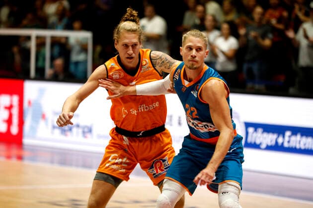 02.10.2021, easyCredit Basketball Bundesliga, Magentasport BBL Pokal, Saison 2020 2021, Herren, Chemnitz Niners - Ratiopharm Ulm Malte Ziegenhagen, Niners Chemnitz, Thomas Klepeisz, Ratiopharm Ulm Chemnitz Messe Chemnitz Sachsen Germany