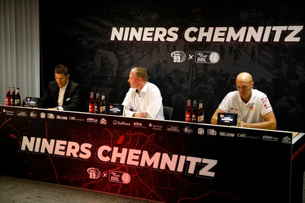02.10.2021, easyCredit Basketball Bundesliga, Magentasport BBL Pokal, Saison 2020 2021, Herren, Chemnitz Niners - Ratiopharm Ulm Pressekonferenz mit Jaka Lakovic (Headcoach), Ratiopharm Ulm, Rodrigo Pastore (Headcoach), Niners Chemnitz Chemnitz Messe Chemnitz Sachsen Germany
