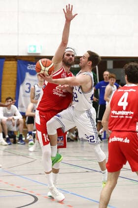 Deutzer TV vs. BSV Münsterland Baskets Wulfen, Basketball, Regionalliga, Mitte: Christoph Kunel (Deutz), 03.10.2020, Bild: