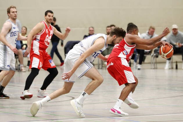Deutzer TV vs. BSV Münsterland Baskets Wulfen, Basketball, Regionalliga, Mitte: Anton Geretzki (Deutz), 03.10.2020, Bild: