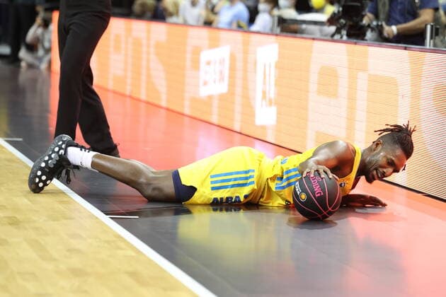 DEU, GER, Pokal, ALBA vs. Bonn, 02.10.2021, Mercedes-Benz-Arena, Berlin, DEU, GER, Pokal, ALBA vs. Bonn, im Bild Jaleen Smith (ALBA Berlin 3)