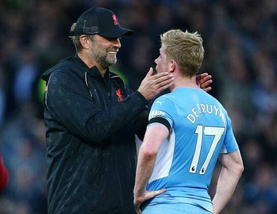 Mandatory Credit: Photo by Matt West Shutterstock (12519923bi) Liverpool manager Jurgen Klopp with Kevin De Bruyne of Manchester City at the end of the game Liverpool v Manchester City, Premier League, Football, Anfield, Liverpool, UK - 03 Oct 2021 EDITORIAL USE ONLY No use with unauthorised audio, video, data, fixture lists, club league logos or live services. Online in-match use limited to 120 images, no video emulation. No use in betting, games or single club league player publications. Liverpool v Manchester City, Premier League, Football, Anfield, Liverpool, UK - 03 Oct 2021 EDITORIAL USE ONLY No use with unauthorised audio, video, data, fixture lists, club league logos or live services. Online in-match use limited to 120 images, no video emulation. No use in betting, games or single club league player publications.  Copyright: xMattxWest Shutterstockx 12519923bi