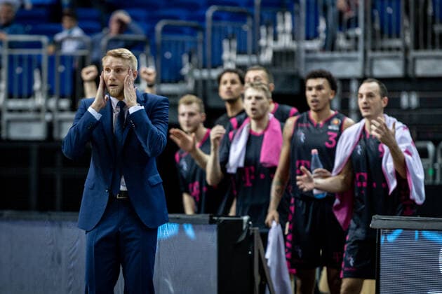 Basketball Berlin 03.10.2021 Saison 2021 2022 MagentaSport BBL Pokal Achtelfinale Alba Berlin - Telekom Baskets Bonn Tuomas Iisalo (Bonn, Trainer)