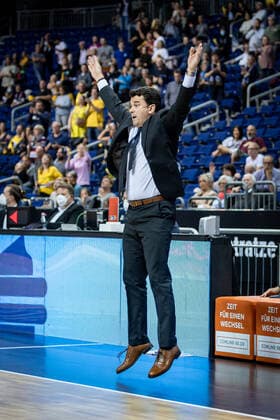 Basketball Berlin 03.10.2021 Saison 2021 2022 MagentaSport BBL Pokal Achtelfinale Alba Berlin - Telekom Baskets Bonn Israel Gonzalez (Alba Berlin, Trainer)