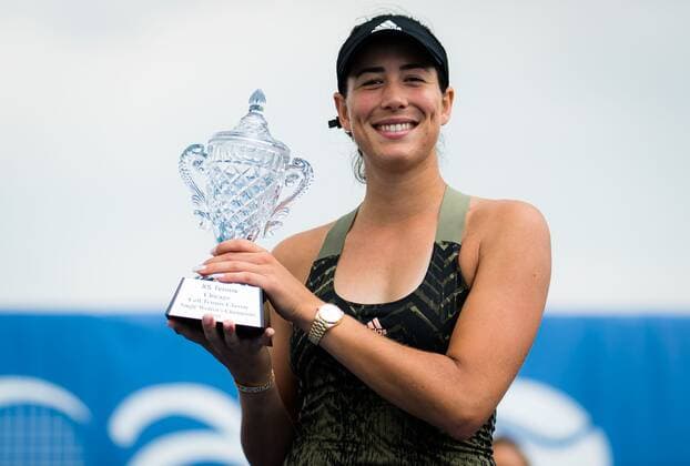Mandatory Credit: Photo by Rob Prange Shutterstock (12471262u) Garbine Muguruza of Spain with the champions trophy after winning the final of the 2021 Chicago Fall Tennis Classic WTA, Tennis Damen 500 tennis tournament Chicago Fall Tennis Classic 2021, Tennis, Chicago, USA - 03 Oct 2021 Chicago Fall Tennis Classic 2021, Tennis, Chicago, USA - 03 Oct 2021  Copyright: xRobxPrange Shutterstockx 12471262u