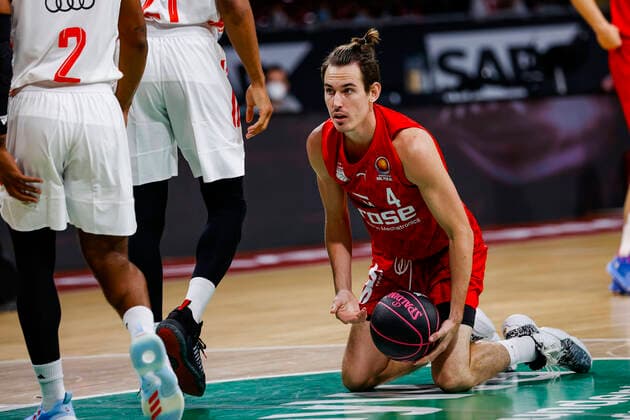 Enttäuschung bei Bamberg: rechts Omar Prewitt (Brose Bamberg, 04) Pokal-Halbfinale FC Bayern München - Brose Bamberg - - easyCredit-BBL - magentaSPORT BBL Pokal - Basketball Saison 2021 22 - 03.10.2020 Audi Dome author. Copyright: DanielxLöb