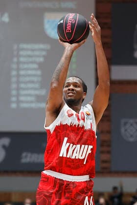 03.10.2021, Basketball, Magenta BBL Pokal, 2021, 2022, Achtelfinale, s.Oliver Wuerzburg - SYNTAINICS MBC, GER, Wuerzburg, s.Oliver Arena Bild: v. li. William Buford (s.Oliver Wuerzburg) Copyright: HMBxMedia xHeikoxBecker
