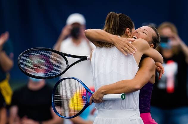 Mandatory Credit: Photo by Rob Prange Shutterstock (12471262bi) Andrea Petkovic of Germany & Kveta Peschke of the Czech Republic in action during the doubles final of the 2021 Chicago Fall Tennis Classic WTA, Tennis Damen 500 tennis tournament Chicago Fall Tennis Classic 2021, Tennis, Chicago, USA - 03 Oct 2021 Chicago Fall Tennis Classic 2021, Tennis, Chicago, USA - 03 Oct 2021  Copyright: xRobxPrange Shutterstockx 12471262bi