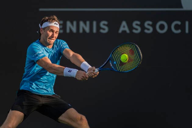 October 3, 2021, San Diego, California, USA: CASPER RUUD of Norway hits the ball back to opponent Cameron Norrie of Great Britain during the final singles match of the San Diego Open tennis tournament. Ruud won the match, 6-0, 6-2. San Diego USA - ZUMAb202 20211003_znp_b202_004 Copyright: xDavidxBarakx