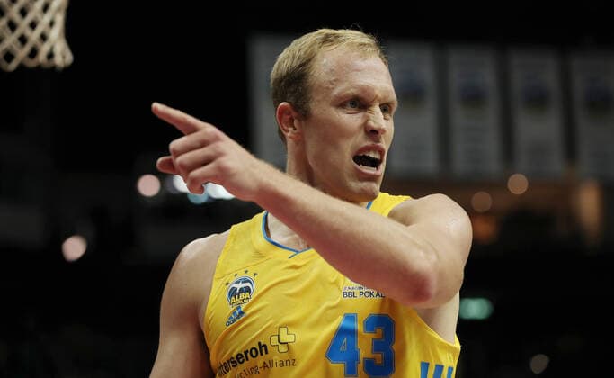 Luke Sikma wütend rufend zeigend Aktion Oberkoerper Oberkörper Mimik Basketball BBL Pokal Achtelfinale Bundesliga Herren Saison 2021 2022 03.10.2021 ALBA Berlin vs. Telekom Baskets Bonn
