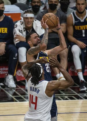 October 4, 2021, Los Angeles, California, USA: Austin Rivers 25 of the Denver Nuggets takes a shot during their preseason NBA, Basketball Herren, USA game with the Los Angeles Clippers on Monday October 4, 2021 at the Staples Center in Los Angeles, California. Clippers defeat Nuggets, 103 - 102. PI Los Angeles USA - ZUMAp124 20211004_zaa_p124_015 Copyright: xJAVIERxROJASx