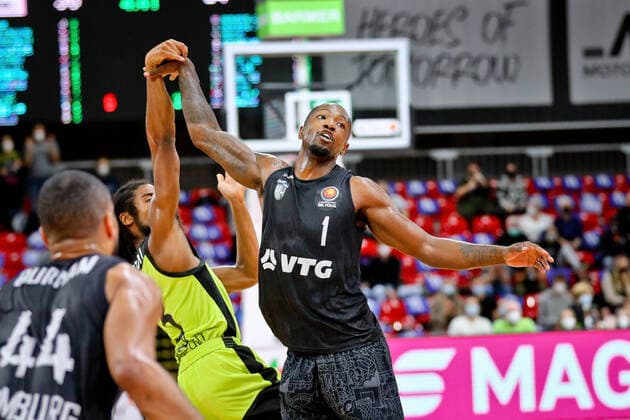 medi Bayreuthvs. Hamburg Towers, Basketball, Bundesliga, BBL Pokal, easycredit BBL, Achtelfinale, Spielzeit 2021 2022, 05.10.2021, medi Bayreuth vs. Hamurg Towers, Basketball, Bundesliga, BBL Pokal, easycredit BBl, Achtelfinale, Spielzeit 2021 2022, 05.10.2021, Foto: EIBNER Thorsten OCHS Bayreuth Copyright: xEibner-Pressefoto ThorstenxOchsx EP_TOS