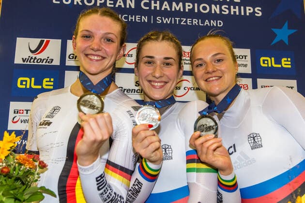 Bilder des Jahres 2021, Sport 10 Oktober Sport Themen der Woche KW40 Sport Bilder des Tages 2021 UEC TRACK ELITE EUROPEAN CHAMPIONSHIPS, 05.10.2021 Alessa-Catriona PROEPSTER (GERMANY) Pauline Sophie GRABOSCH (GERMANY) Lea Sophie FRIEDRICH (GERMANY) win Silver in the women s team sprint at the 2021 UEC Track Elite European Championships on Tuesday, October 5, 2021 in Grenchen, Switzerland *** 2021 UEC TRACK ELITE EUROPEAN CHAMPIONSHIPS, 05 10 2021 Alessa Catriona PROEPSTER GERMANY Pauline Sophie GRABOSCH GERMANY Lea Sophie FRIEDRICH GERMANY win Silver in the women s team sprint at the 2021 UEC Track Elite European Championships on Tuesday, October 5, 2021 in Grenchen, Switzerland Copyright: xBEAUTIFULxSPORTS OlafxRellischx