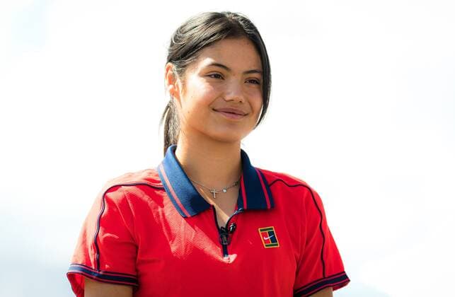 Mandatory Credit: Photo by Rob Prange Shutterstock (12525398m) Emma Raducanu of Great Britain talks to the media ahead of the 2021 BNP Paribas Open WTA, Tennis Damen 1000 tennis tournament 2021 BNP Paribas Open Day 2 - 05 Oct 2021 2021 BNP Paribas Open Day 2 - 05 Oct 2021  Copyright: xRobxPrange Shutterstockx 12525398m