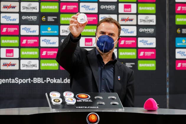 Basketball Bundesliga Magenta BBL Pokal Achtelfinale in der Oberfrankenhalle in Bayreuth Saison 2021-2022 Medi Bayreuth gegen Hamburg Towers Auslosung zum BBL Pokal