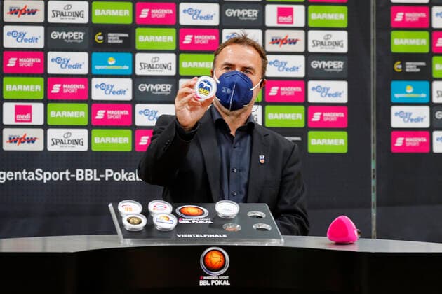 Basketball Bundesliga Magenta BBL Pokal Achtelfinale in der Oberfrankenhalle in Bayreuth Saison 2021-2022 Medi Bayreuth gegen Hamburg Towers Auslosung zum BBL Pokal