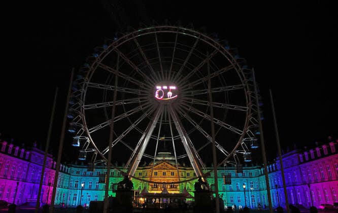 05.10.21 Stuttgart Vorstellung UEFA EURO, EM, Europameisterschaft,Fussball 2024 Logo Deutschland, Stuttgart, 05.10.2021, Fussball, Vorstellung UEFA EM Euro 2024 Logo: Riesenrad vor dem neuen Schloss in Stuttgart.