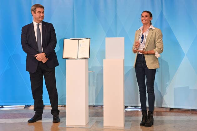 Ricarda FUNK (Kanuslalom OlympiasiegerinTokyo 2020), Markus SOEDER (Ministerpraesident Bayern und CSU Vorsitzender). Bayerischer Sportpreis 2021 am 06.10.2021.