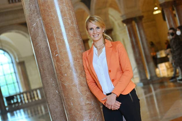 Jessica VON BREDOW WERNDL ( zweifache Olympiasiegerin im Reiten Tokyo 2020), privat,zivi, Einzelbild,angeschnittenes Einzelmotiv,Halbfigur,halbe Figur. Bayerischer Sportpreis 2021 am 06.10.2021.
