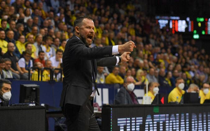 GER, Basketball, EWE Baskets Oldenburg vs Rytas Vilnius 06.10.2021, EWE Arena, Oldenburg, GER, BCL, EWE Baskets Oldenburg vs Rytas Vilnius, im Bild Action Giedrius ZIBENAS ( BC Rytas VILNIUS Head-Coach )