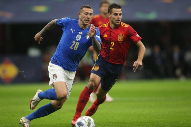 Milan, Italy - 06.10.2021: BERNARDESCHI (ITALY), AZPILICUETA (SPAIN) in action during the Finals Uefa Nations League football match Italy vs Spain at San Siro Stadium in Milan on october 06th 2021.  Copyright: xMarcoxIacobuccix xIPAx xMarcoxIacobuccix 0