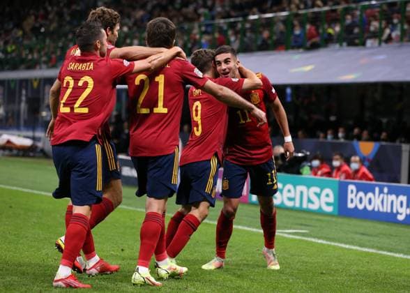 Milan, Italy, 5th October 2021. Ferran Torres of Spain celebrates with team mates after scoring to give the side a 1-0 lead during the UEFA Nations League match at Giuseppe Meazza, Milan. Picture credit should read: Jonathan Moscrop Sportimage EDITORIAL USE ONLY. No use with unauthorised audio, video, data, fixture lists, club league logos or live services. Online in-match use limited to 120 images, no video emulation. No use in betting, games or single club league player publications. SPI-1229-0013
