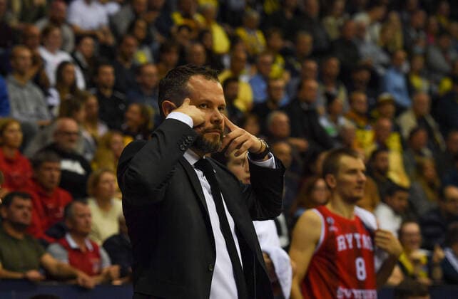 GER, Basketball, EWE Baskets Oldenburg vs Rytas Vilnius 06.10.2021, EWE Arena, Oldenburg, GER, BCL, EWE Baskets Oldenburg vs Rytas Vilnius, im Bild Giedrius ZIBENAS ( BC Rytas VILNIUS Head-Coach )