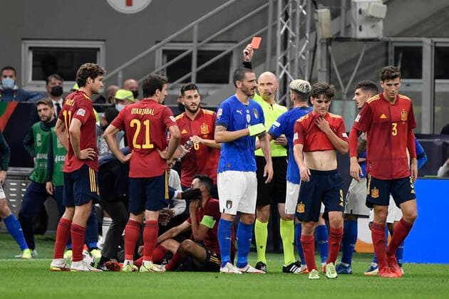 Referee Sergei Karasev shows the red card to Leonardo Bonucci of Italy during the Uefa Nations League semi-final football match between Italy and Spain at San Siro stadium in Milano (Italy), October 6th, 2021. Photo Andrea Staccioli Insidefoto andreaxstaccioli
